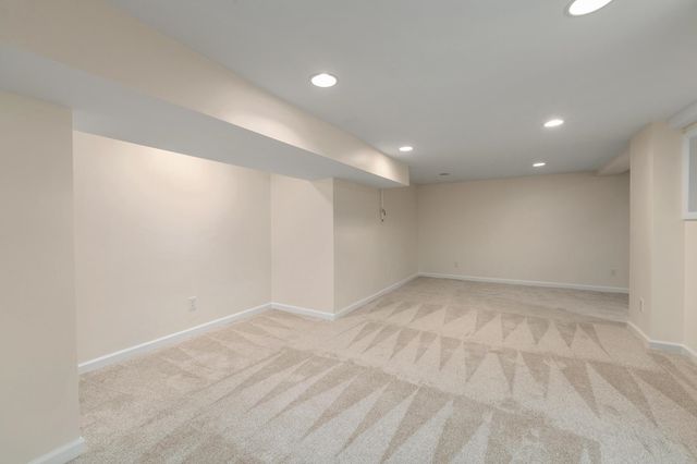 2122 N Erie Ave, Wichita, KS 67214