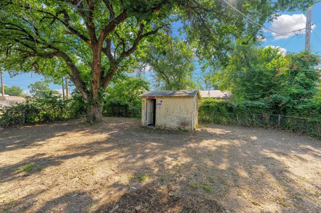 2122 N Erie Ave, Wichita, KS 67214