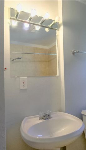 2004 W Gulf Street W, Baytown, TX 77520