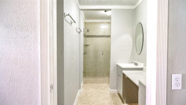 2004 W Gulf Street W, Baytown, TX 77520