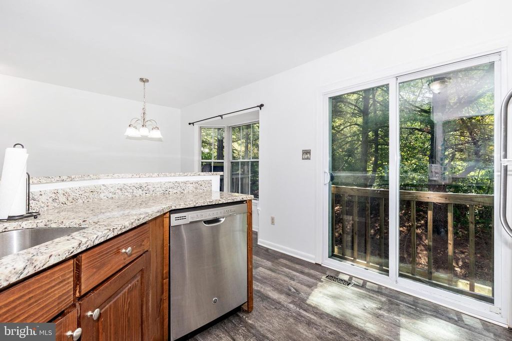 Image 11 of property listing at 49 LAKE PARK CT #954, Germantown, MD 20874