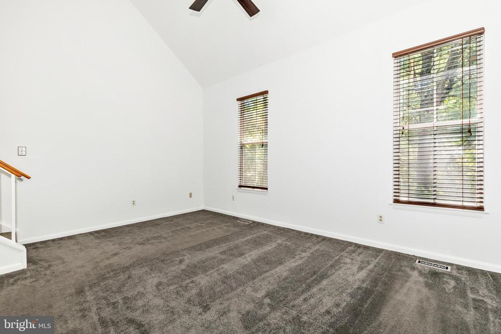 Image 13 of property listing at 49 LAKE PARK CT #954, Germantown, MD 20874