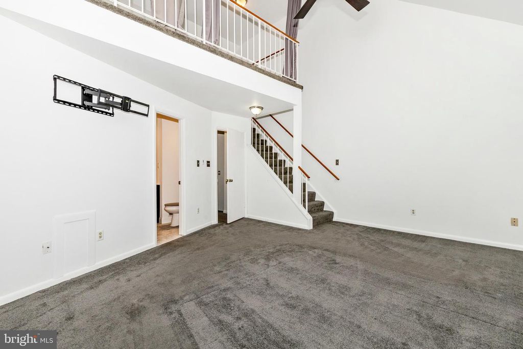 Image 14 of property listing at 49 LAKE PARK CT #954, Germantown, MD 20874