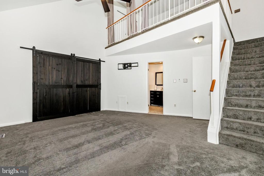 Image 15 of property listing at 49 LAKE PARK CT #954, Germantown, MD 20874