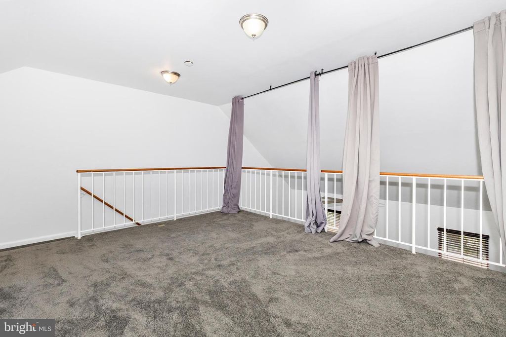 Image 18 of property listing at 49 LAKE PARK CT #954, Germantown, MD 20874