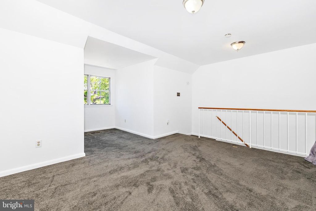 Image 19 of property listing at 49 LAKE PARK CT #954, Germantown, MD 20874