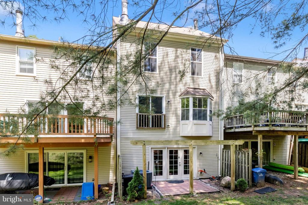 Image 29 of property listing at 49 LAKE PARK CT #954, Germantown, MD 20874