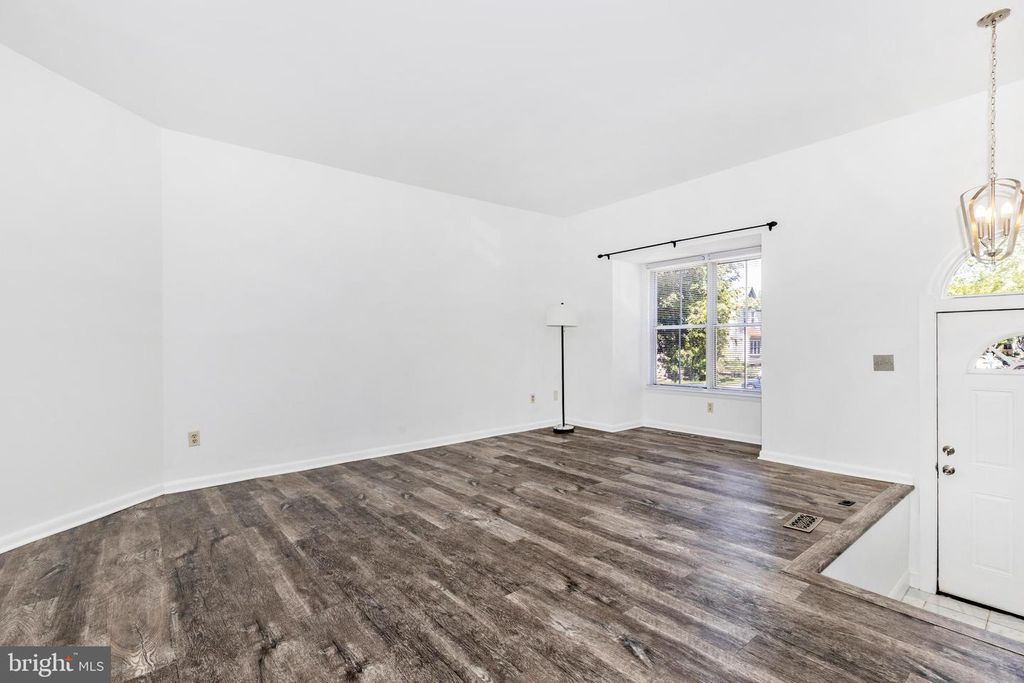 Image 3 of property listing at 49 LAKE PARK CT #954, Germantown, MD 20874