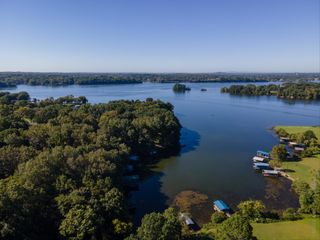 128 Meadowlake Dr, Hendersonville, TN 37075