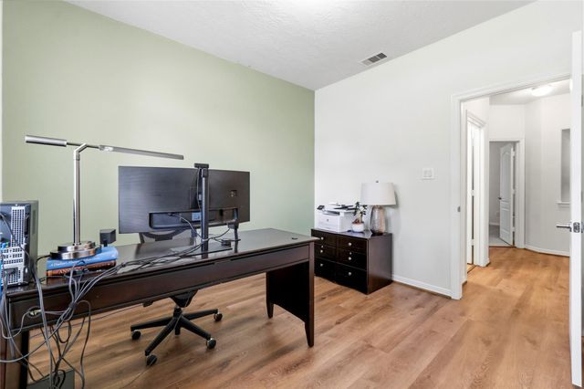 4906 Canterbury Way, Houston, TX 77069
