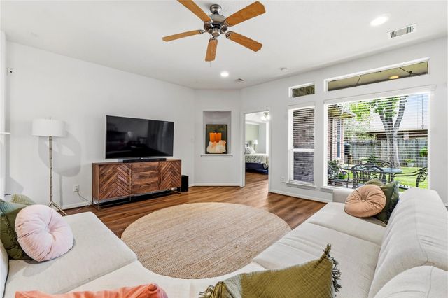 4906 Canterbury Way, Houston, TX 77069