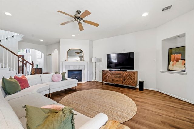 4906 Canterbury Way, Houston, TX 77069