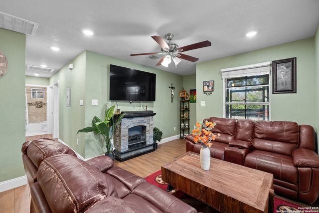 1919 Hackamore, San Antonio, TX 78227