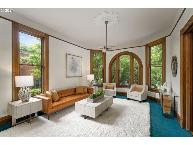 726 Nw 22ND Ave, Portland, OR 97210