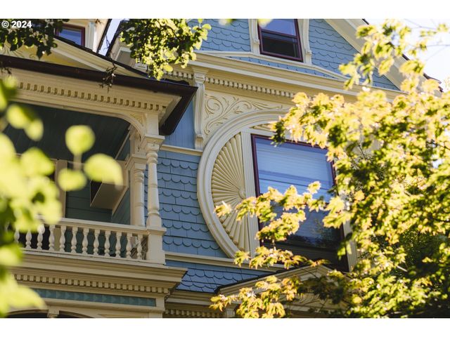 726 Nw 22ND Ave, Portland, OR 97210