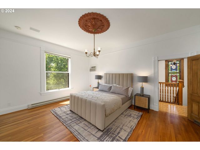 726 Nw 22ND Ave, Portland, OR 97210