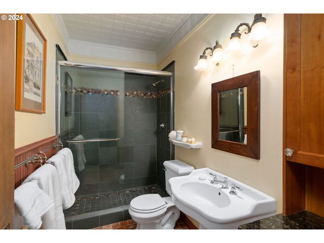 726 Nw 22ND Ave, Portland, OR 97210