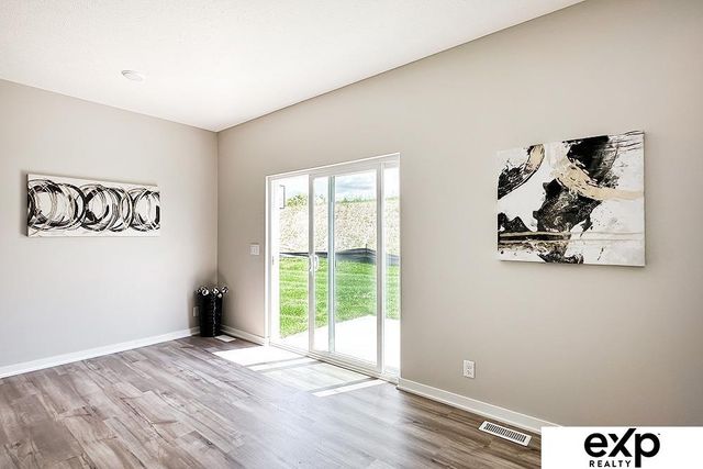 7919 N 93rd Street, Omaha, NE 68122