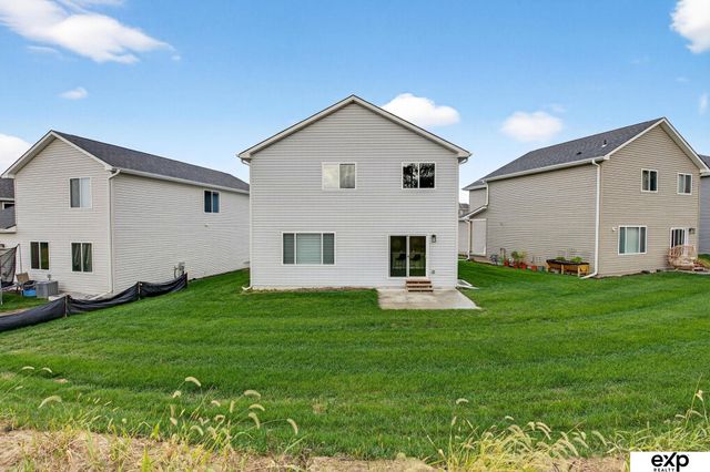 7919 N 93rd Street, Omaha, NE 68122