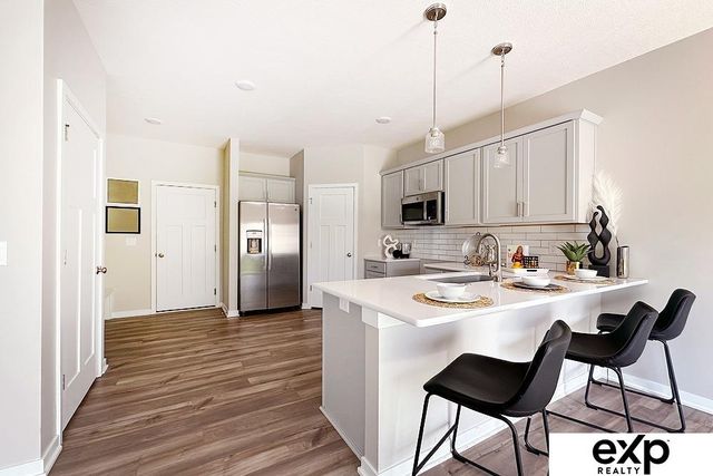 7919 N 93rd Street, Omaha, NE 68122