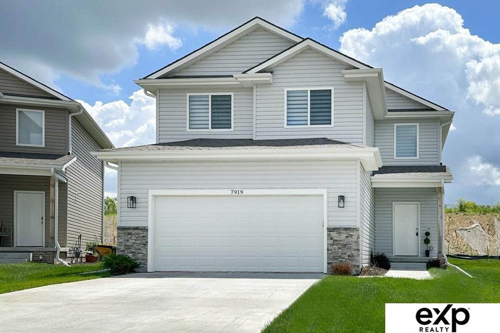 7919 N 93rd Street, Omaha, NE 68122