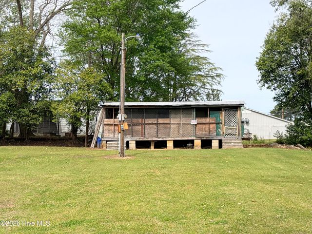 206 S 4th Street, Pinetops, NC 27864