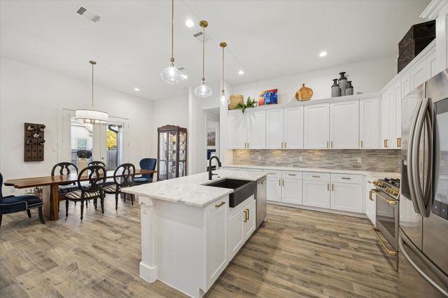 203 Hampton Glen Road, Montgomery, TX 77356