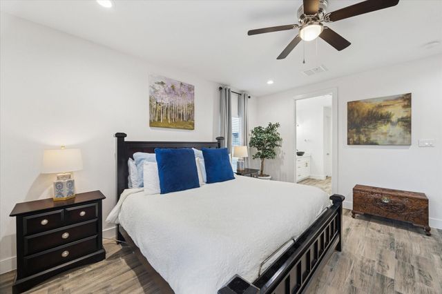 203 Hampton Glen Road, Montgomery, TX 77356