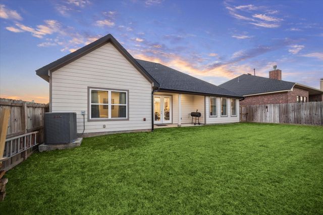 203 Hampton Glen Road, Montgomery, TX 77356