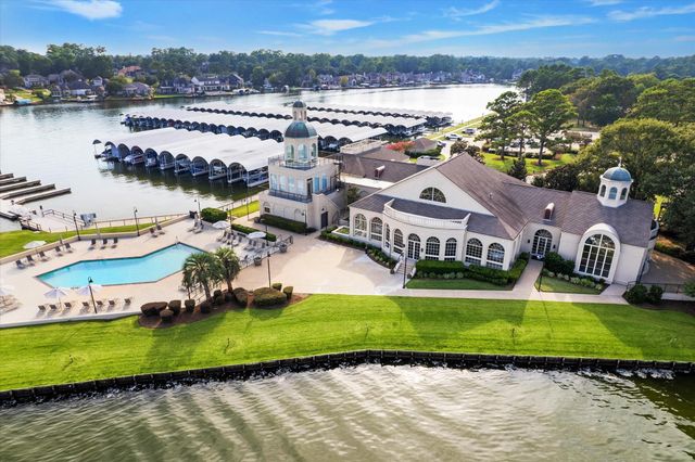 203 Hampton Glen Road, Montgomery, TX 77356