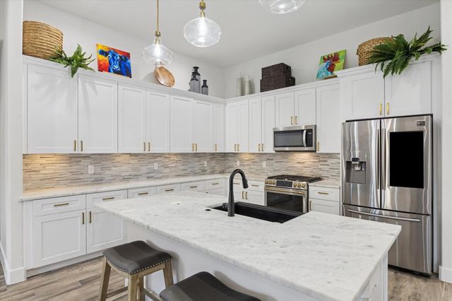 203 Hampton Glen Road, Montgomery, TX 77356