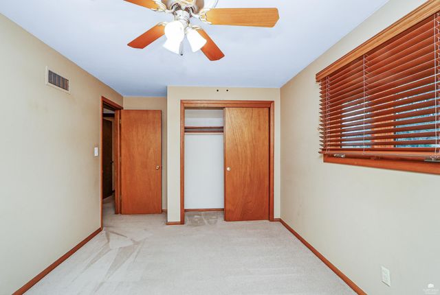 2827 Oregon Lane, Manhattan, KS 66502