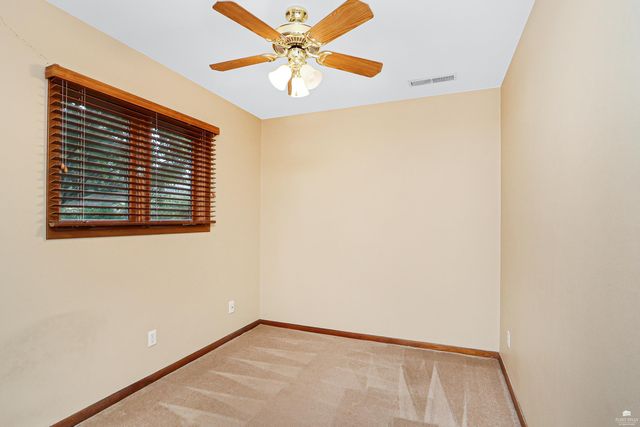 2827 Oregon Lane, Manhattan, KS 66502