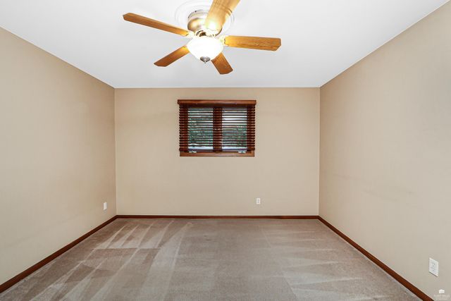 2827 Oregon Lane, Manhattan, KS 66502