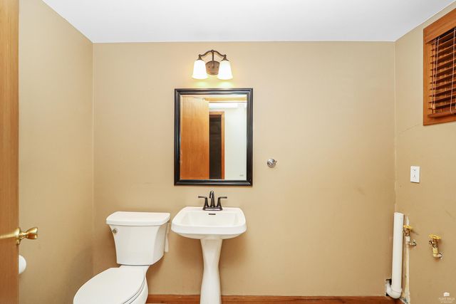 2827 Oregon Lane, Manhattan, KS 66502