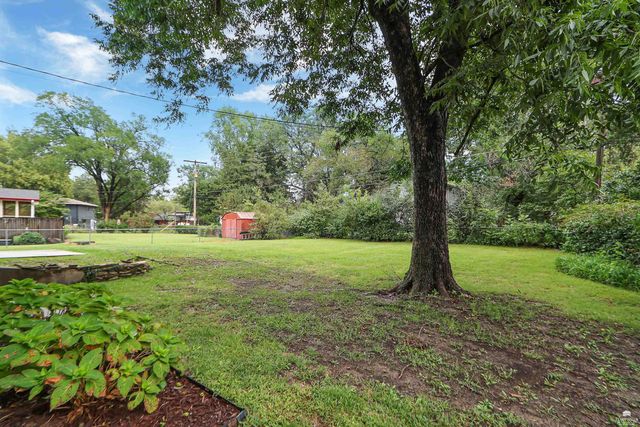 2827 Oregon Lane, Manhattan, KS 66502