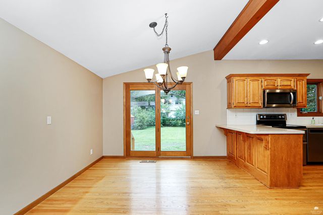 2827 Oregon Lane, Manhattan, KS 66502
