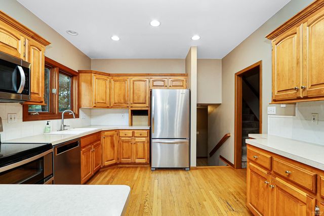 2827 Oregon Lane, Manhattan, KS 66502
