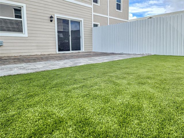 907 SE 17th Court, Homestead, FL 33034