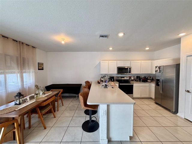 907 SE 17th Court, Homestead, FL 33034