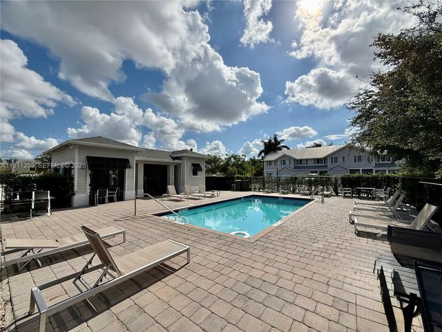 907 SE 17th Court, Homestead, FL 33034
