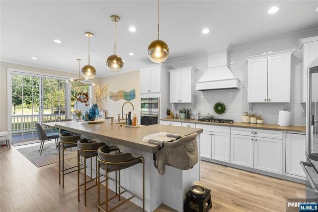 4 Aspen Drive, Cedar Grove, NJ 07009