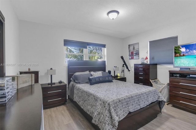 3610 NW 171st St, Miami Gardens, FL 33056