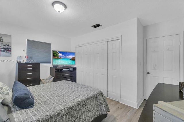 3610 NW 171st St, Miami Gardens, FL 33056