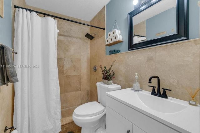 3610 NW 171st St, Miami Gardens, FL 33056