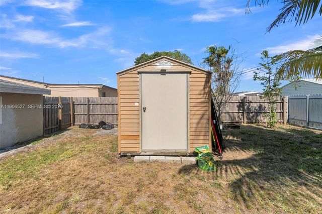 3610 NW 171st St, Miami Gardens, FL 33056