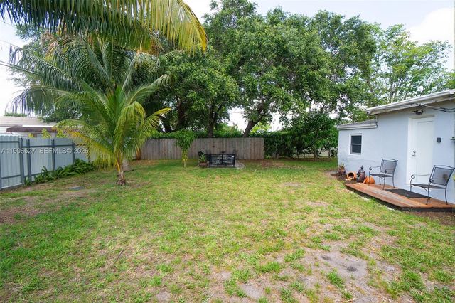 3610 NW 171st St, Miami Gardens, FL 33056