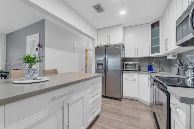 3610 NW 171st St, Miami Gardens, FL 33056