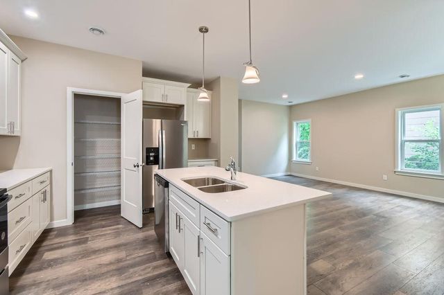 120 Case Avenue E, Saint Paul, MN 55117