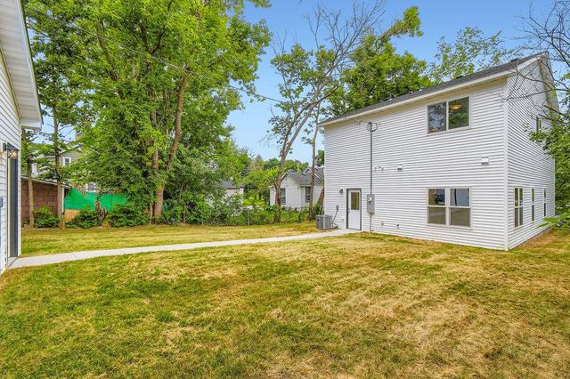 120 Case Avenue E, Saint Paul, MN 55117